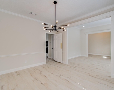 1711 Stone Meadows Lane - Photo Thumbnail 8
