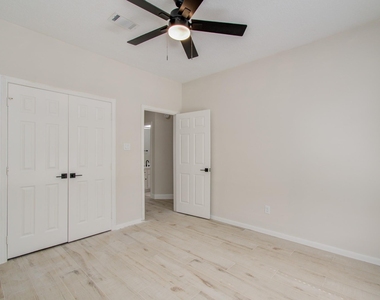 1711 Stone Meadows Lane - Photo Thumbnail 25