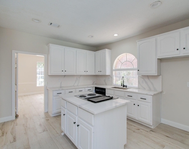 1711 Stone Meadows Lane - Photo Thumbnail 13