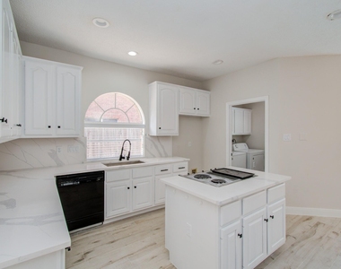 1711 Stone Meadows Lane - Photo Thumbnail 9