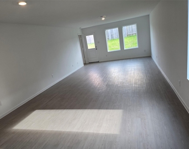 25561 Blossom Court - Photo Thumbnail 14