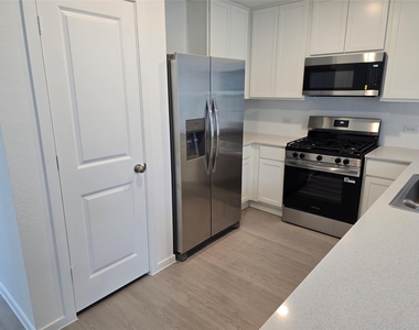 25561 Blossom Court - Photo Thumbnail 11