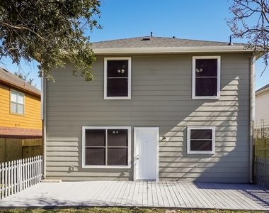 3615 Rolling Springs Lane - Photo Thumbnail 14