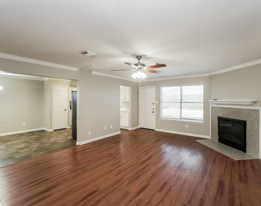 3615 Rolling Springs Lane - Photo Thumbnail 4