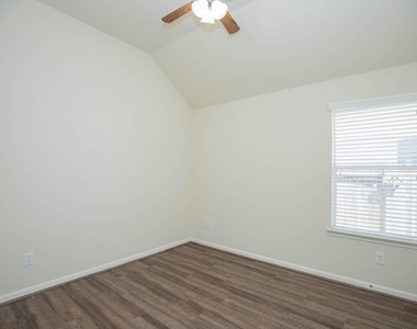835 Aqua Vista - Photo Thumbnail 31