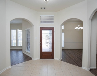 835 Aqua Vista - Photo Thumbnail 3