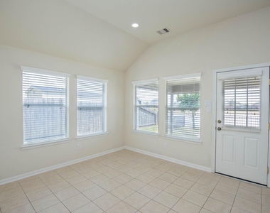 835 Aqua Vista - Photo Thumbnail 18