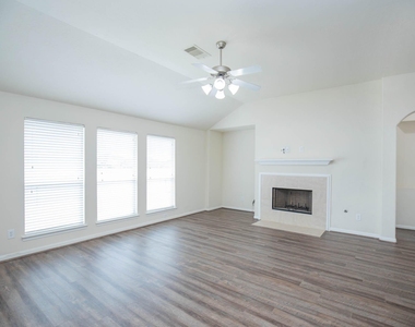 835 Aqua Vista - Photo Thumbnail 5