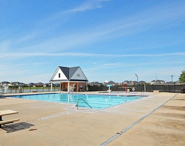 835 Aqua Vista - Photo Thumbnail 11