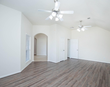 835 Aqua Vista - Photo Thumbnail 14