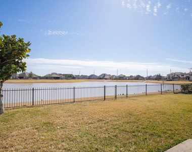 835 Aqua Vista - Photo Thumbnail 34
