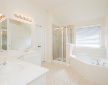 835 Aqua Vista - Photo Thumbnail 9