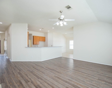 835 Aqua Vista - Photo Thumbnail 17