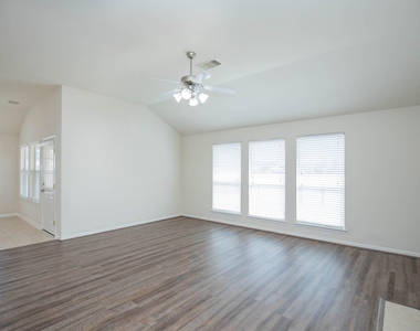 835 Aqua Vista - Photo Thumbnail 15