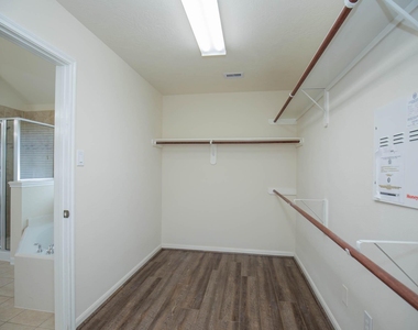 835 Aqua Vista - Photo Thumbnail 30