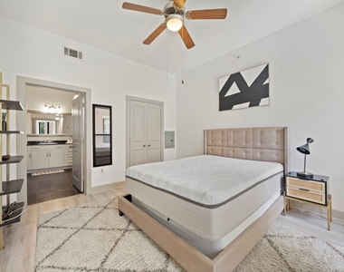 1901 Post Oak Boulevard - Photo Thumbnail 10