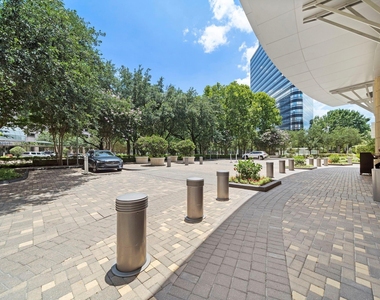 1901 Post Oak Boulevard - Photo Thumbnail 1