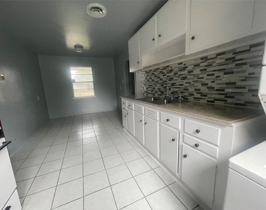 4810 Airport Boulevard - Photo Thumbnail 5
