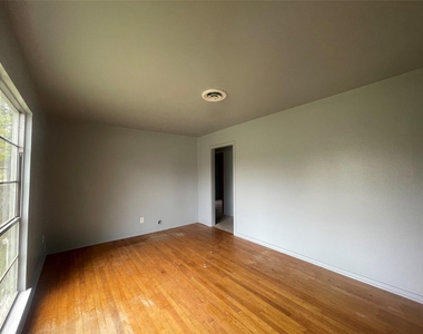 4810 Airport Boulevard - Photo Thumbnail 4