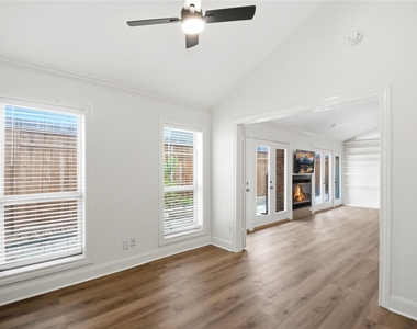 2501 Driscoll Street - Photo Thumbnail 5