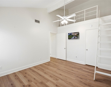 2501 Driscoll Street - Photo Thumbnail 7