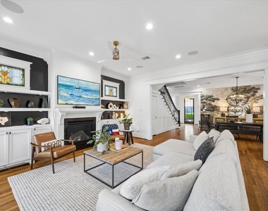 345 W 16th Street - Photo Thumbnail 9