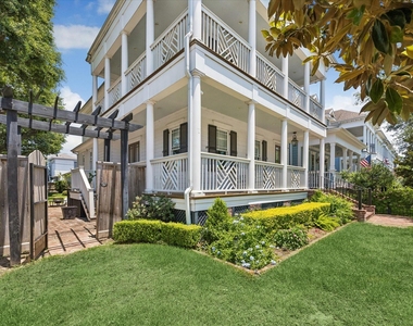 345 W 16th Street - Photo Thumbnail 2
