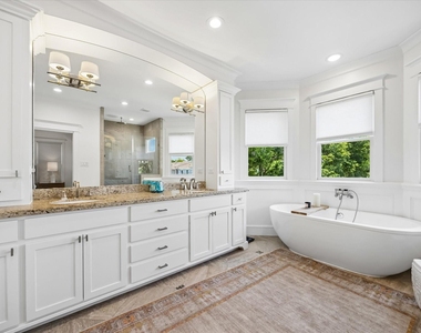 345 W 16th Street - Photo Thumbnail 15