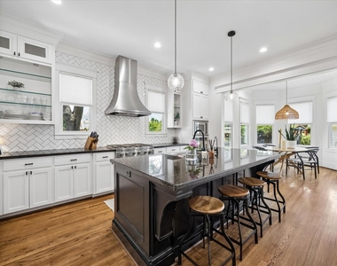 345 W 16th Street - Photo Thumbnail 10