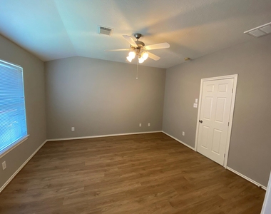 17234 Oakwood Chase Drive - Photo Thumbnail 10