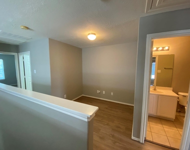 17234 Oakwood Chase Drive - Photo Thumbnail 5