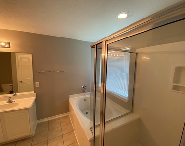 17234 Oakwood Chase Drive - Photo Thumbnail 8