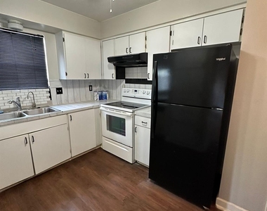 7305 S Gessner Road - Photo Thumbnail 12