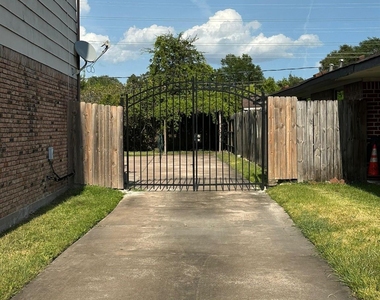7305 S Gessner Road - Photo Thumbnail 11