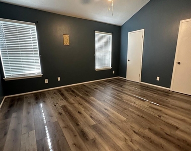 7305 S Gessner Road - Photo Thumbnail 6