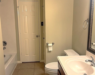 18718 Walden Forest Drive - Photo Thumbnail 8