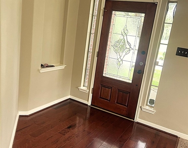 18718 Walden Forest Drive - Photo Thumbnail 2