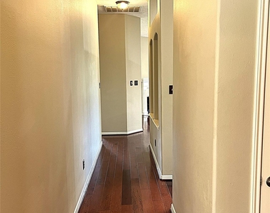 18718 Walden Forest Drive - Photo Thumbnail 3