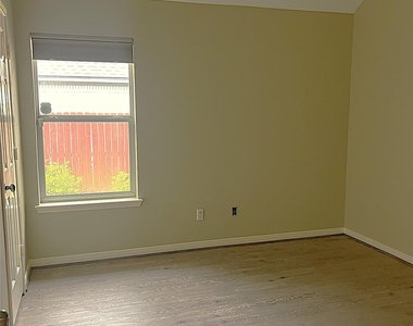 18718 Walden Forest Drive - Photo Thumbnail 21