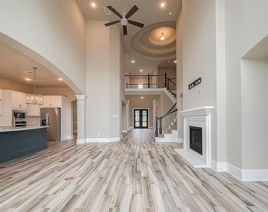 115 N Winter Sunrise Circle - Photo Thumbnail 17