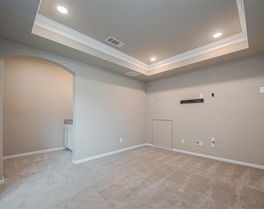 115 N Winter Sunrise Circle - Photo Thumbnail 39