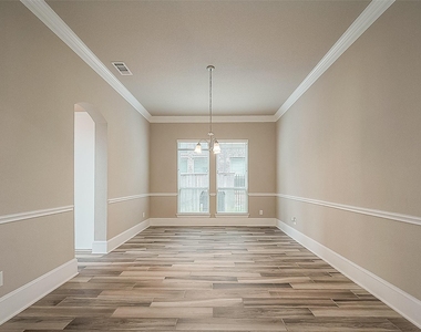 115 N Winter Sunrise Circle - Photo Thumbnail 12