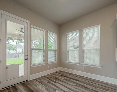 115 N Winter Sunrise Circle - Photo Thumbnail 21