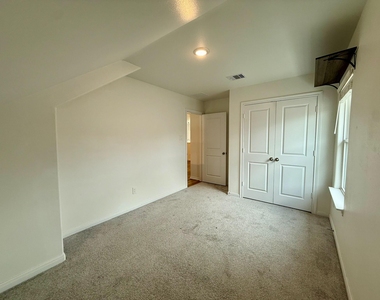 11707 Eclipse Drive - Photo Thumbnail 29