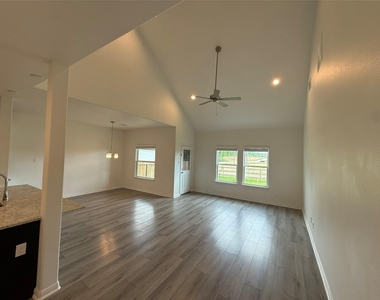 11707 Eclipse Drive - Photo Thumbnail 4