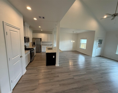 11707 Eclipse Drive - Photo Thumbnail 5