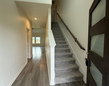 11707 Eclipse Drive - Photo Thumbnail 2