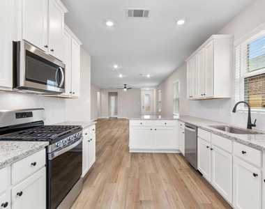 1026 Whispering Winds Drive - Photo Thumbnail 6