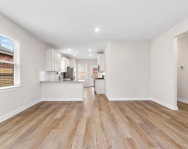 1026 Whispering Winds Drive - Photo Thumbnail 3