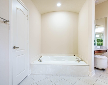 6515 Costa Sienna Lane - Photo Thumbnail 31